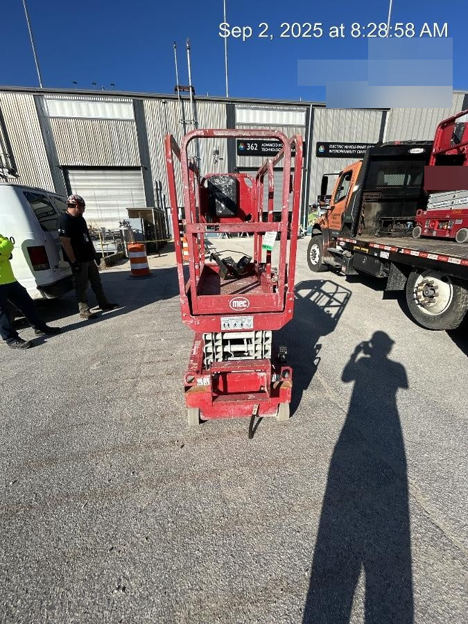 2019 MEC 1330SE MEC 1330SE w/ES Track Hardware, Full Extended 2 Year Warranty