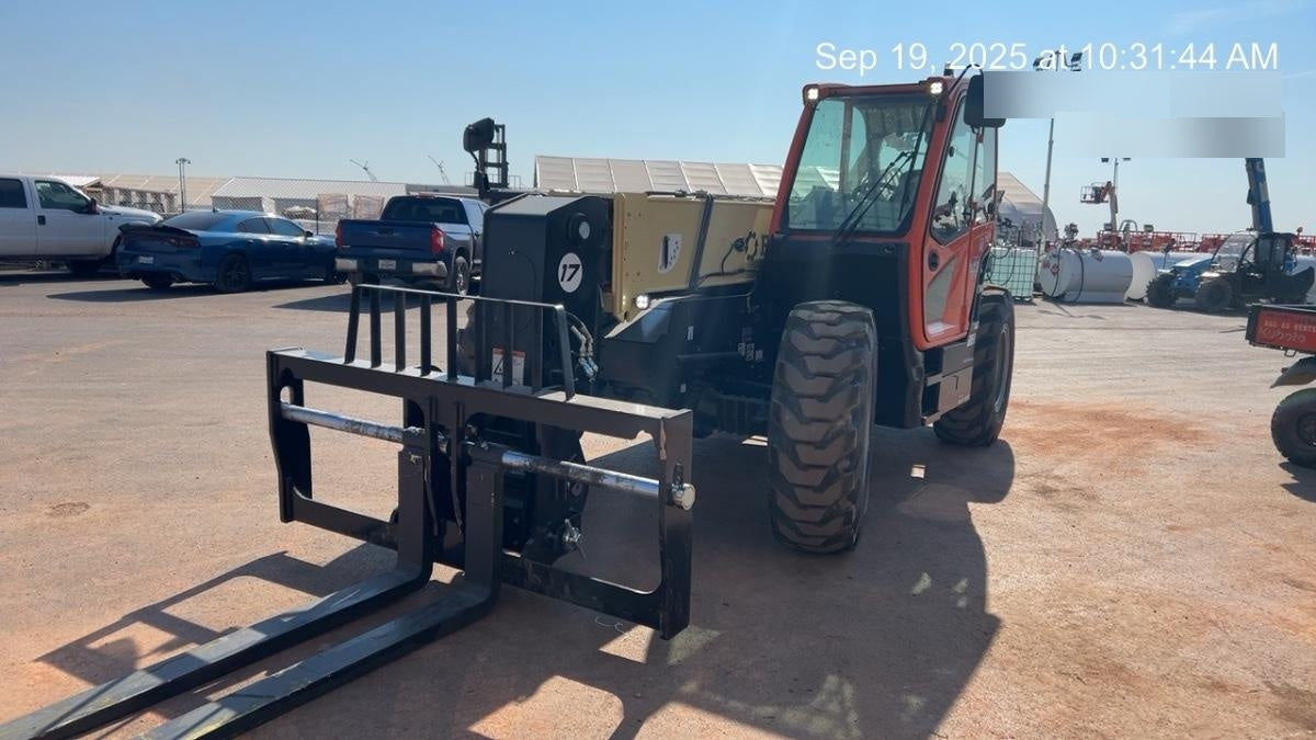 2025 JLG 1732