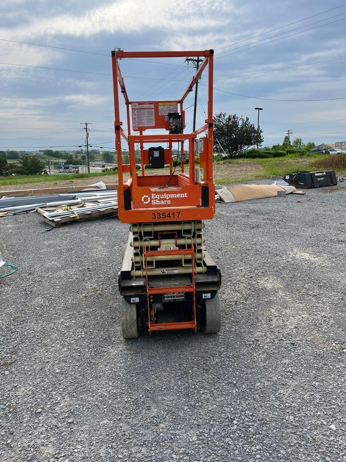 2023 JLG ES2632