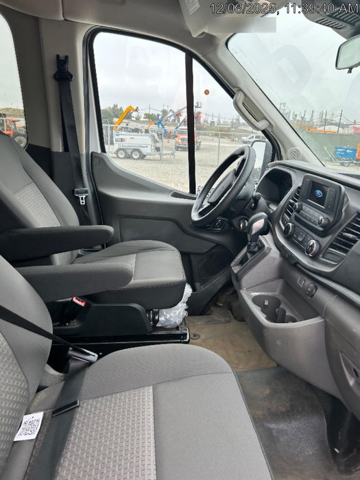 2025 CHEVROLET Express Van - Rental