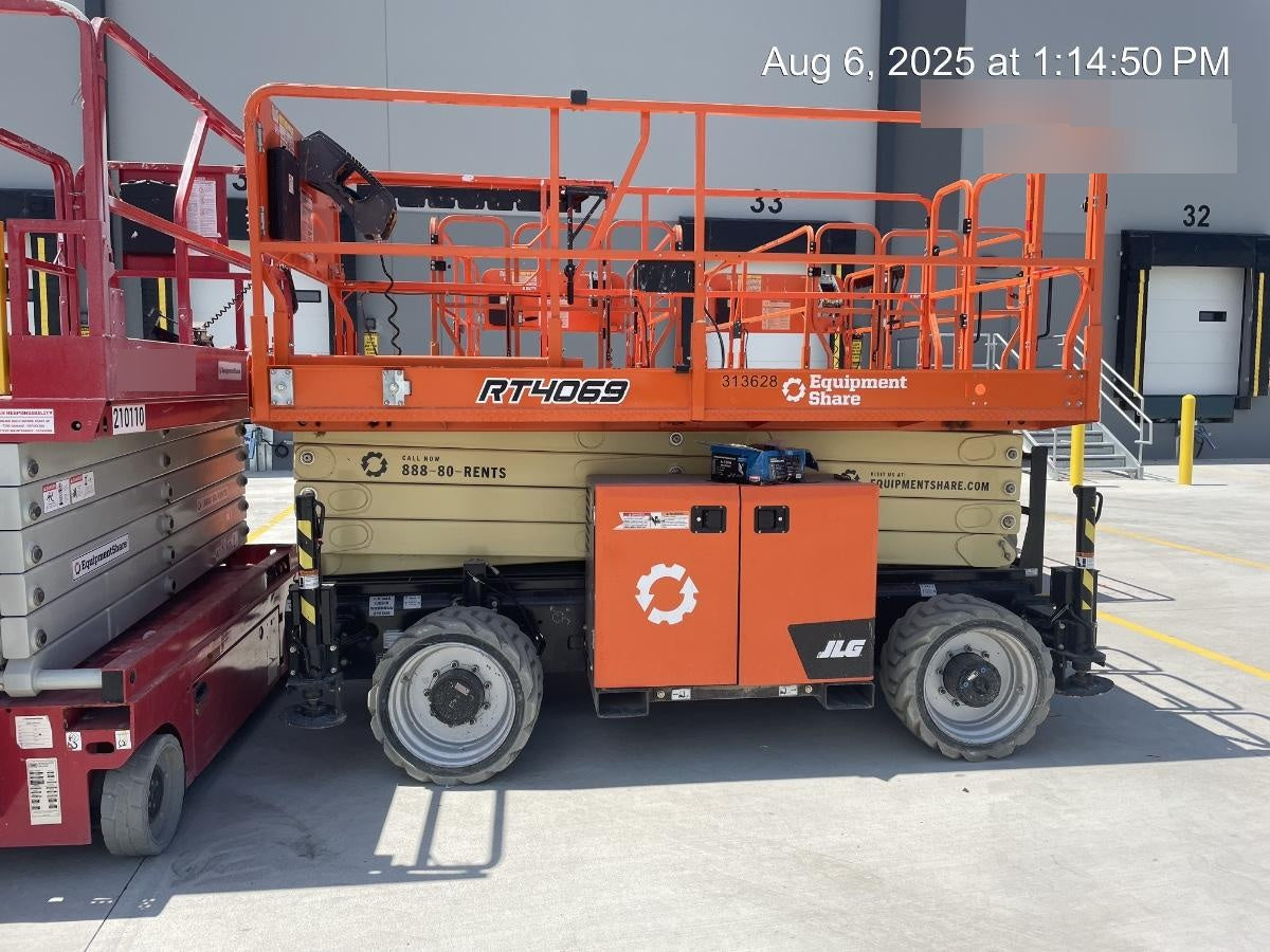 2023 JLG RT4069