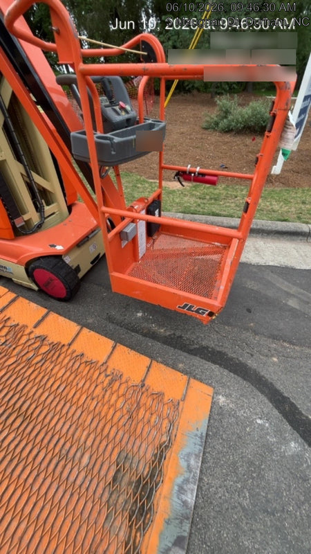 2022 JLG 26E