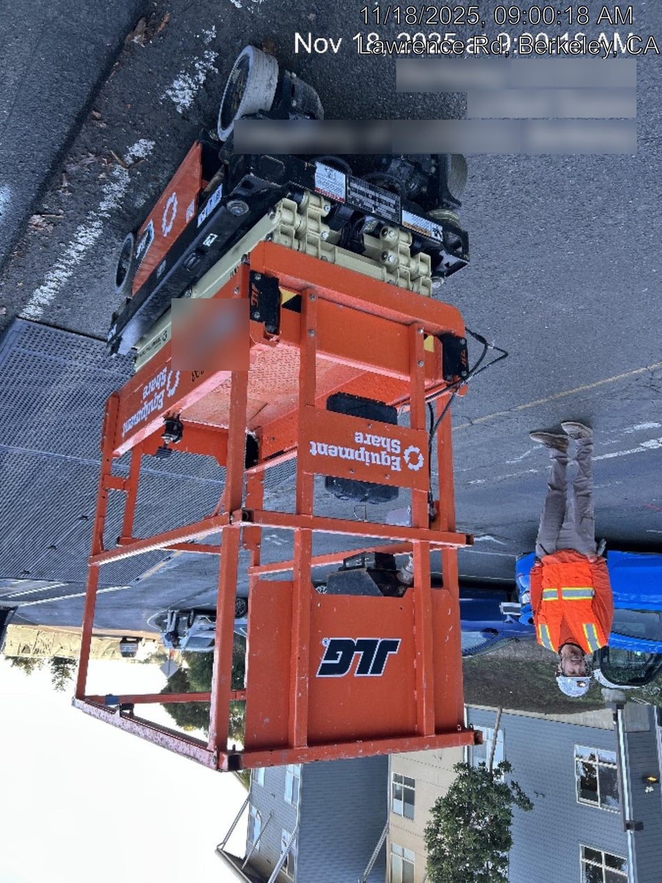 2022 JLG ES1330L