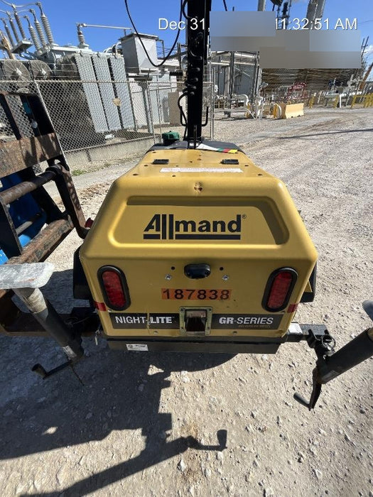 Allmand NLV3GR (4) LED Light Fixture 350W, 23' Vertical Mast, 3kW Prime, Towable, Deep Sea L401, Leveling Jacks, Yanmar T4F 5.8hp