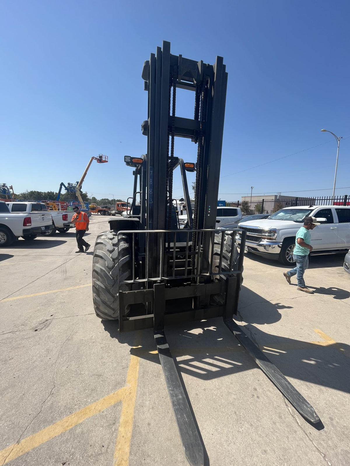 2023 CASE 588H