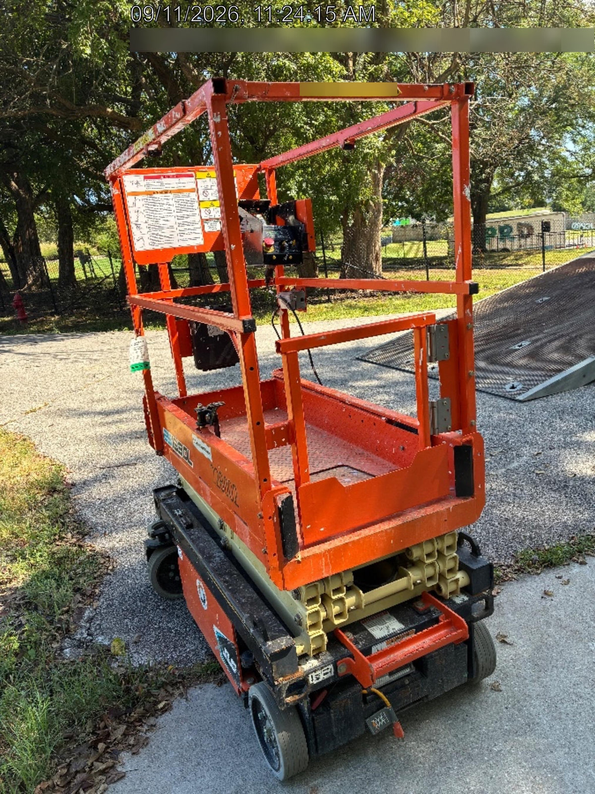 2022 JLG ES1330L