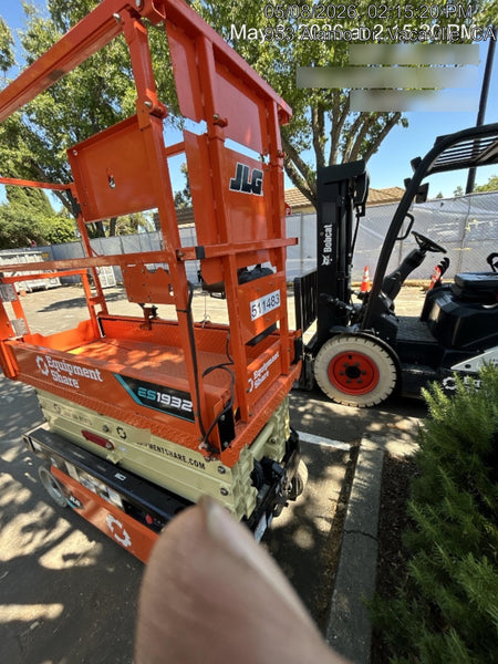 2025 JLG ES1932