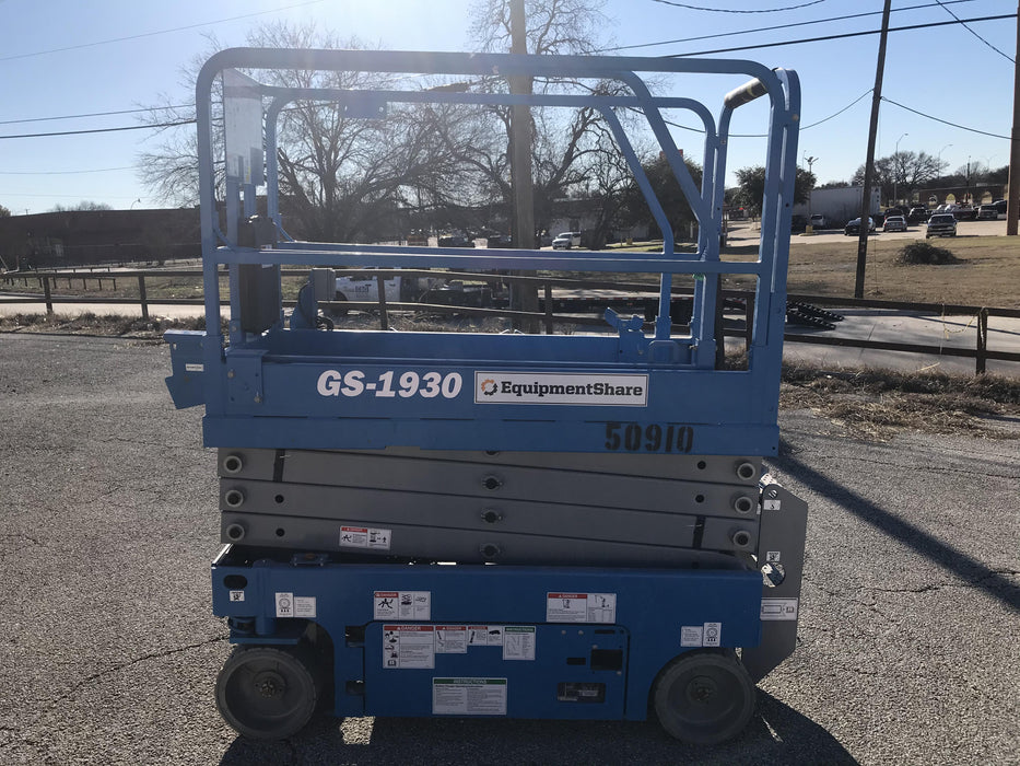 2019 Genie GS-1930 Fixed Rails with Chain Entry
