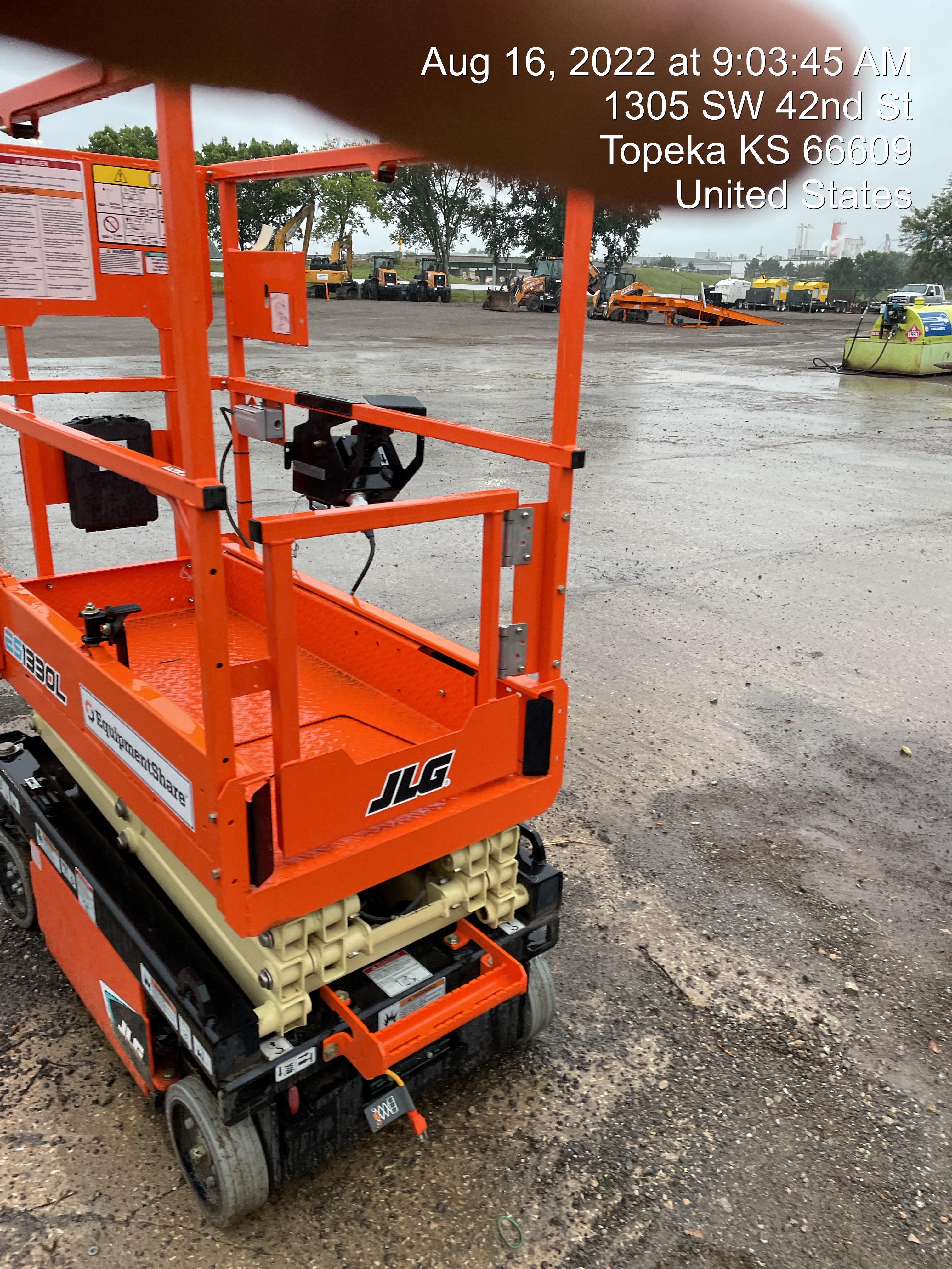 2022 JLG ES1330L