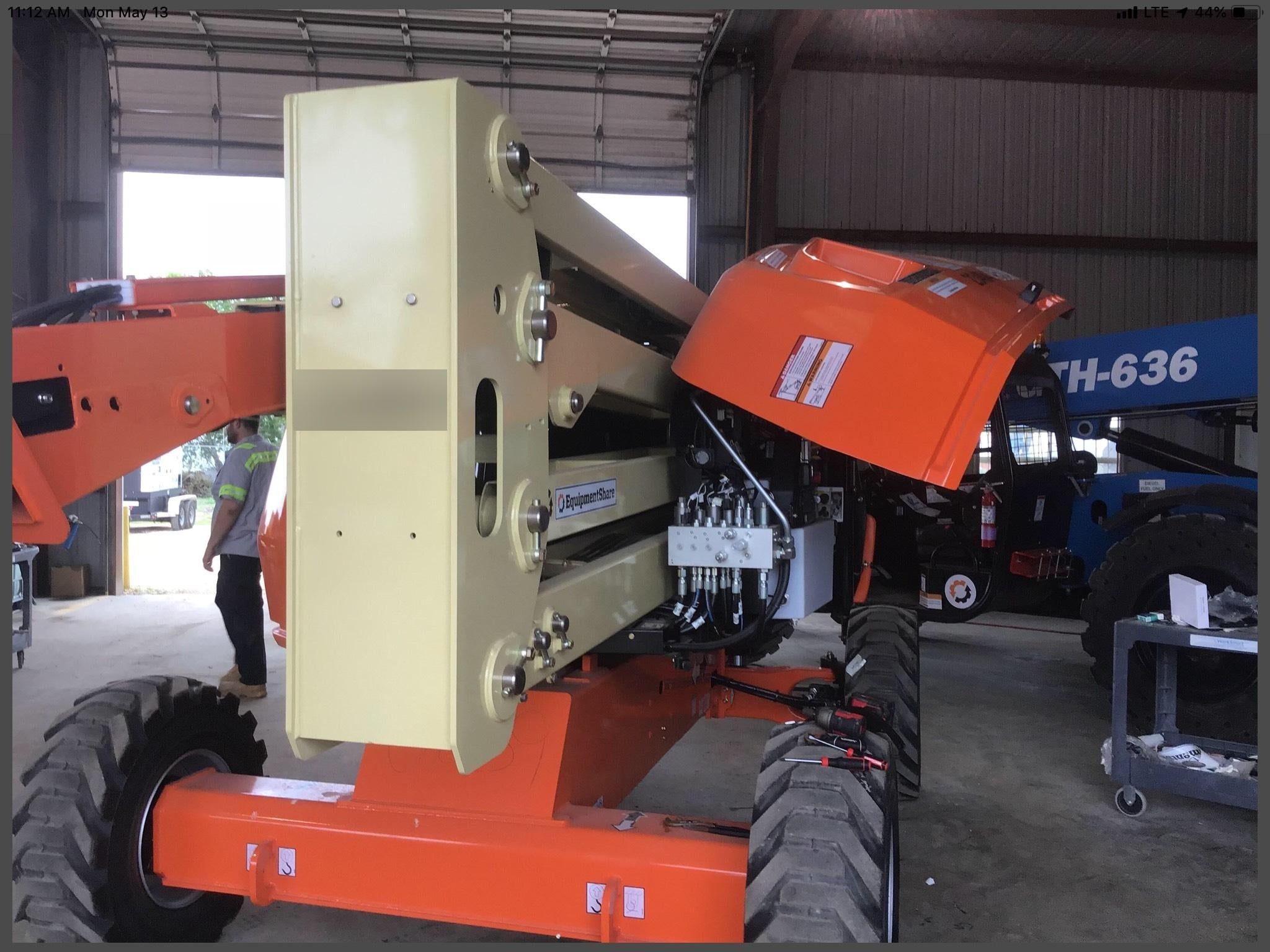 2019 JLG 450AJ