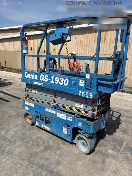 2017 Genie GS-1930 Genie GS-1930 Lift w/Fixed Rail and Chain Entry