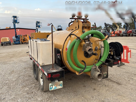 2022 VAC-TRON LP573XDT