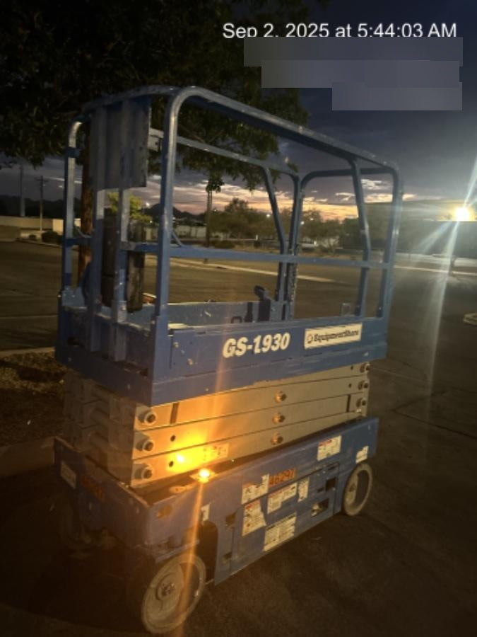 2019 Genie GS-1930 Fixed rails with chain Entry
