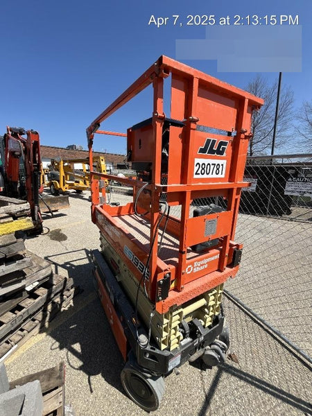 2022 JLG ES1932