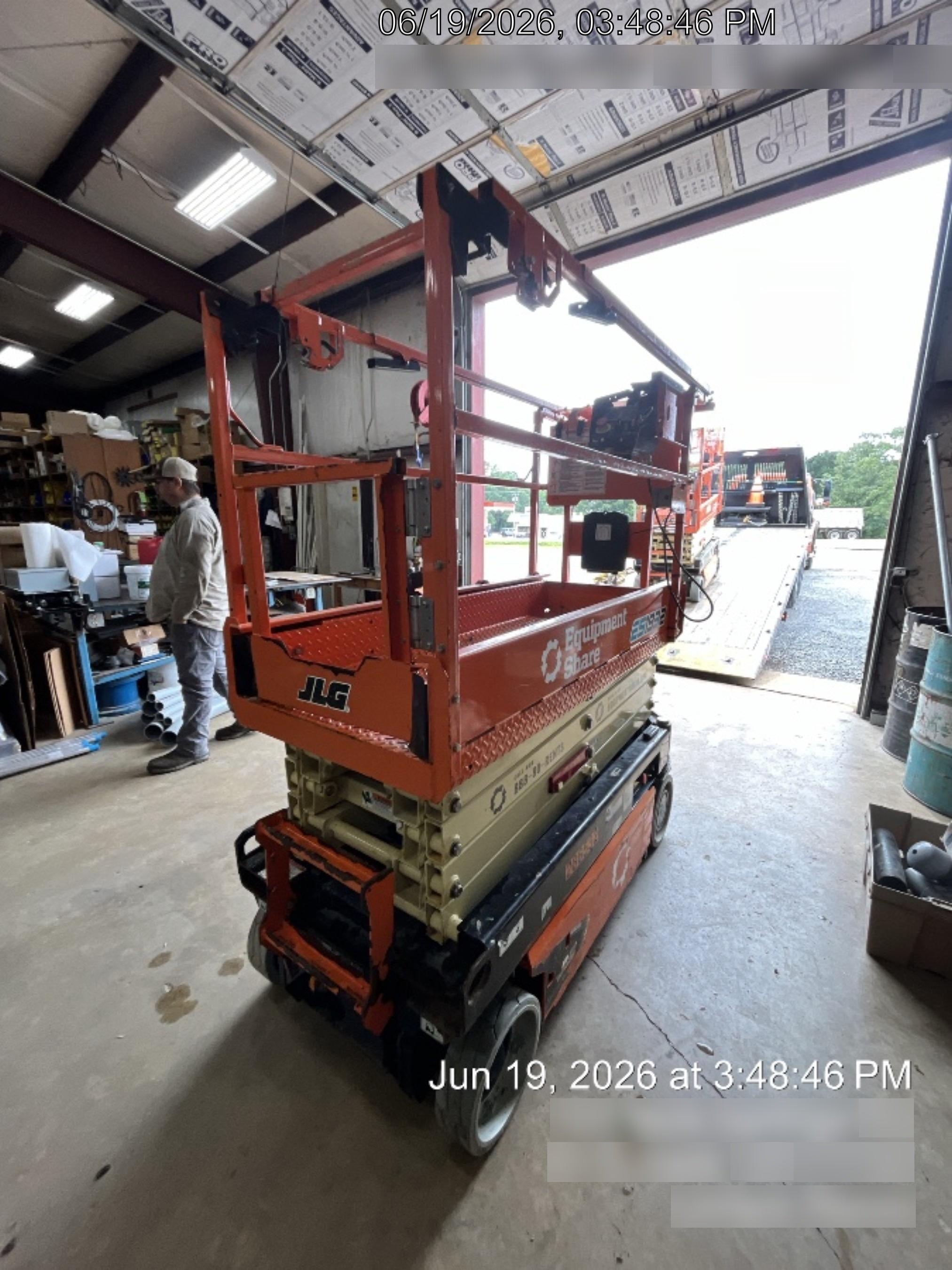 2022 JLG ES1932