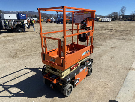 2022 JLG ES1330L
