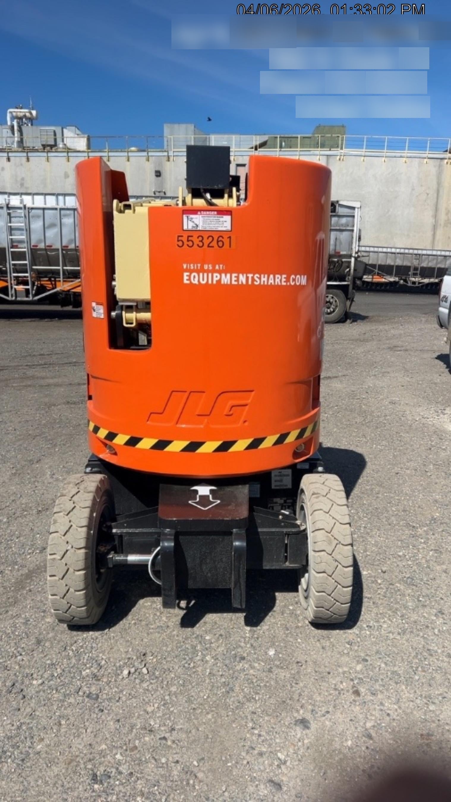 2025 JLG E300AJP