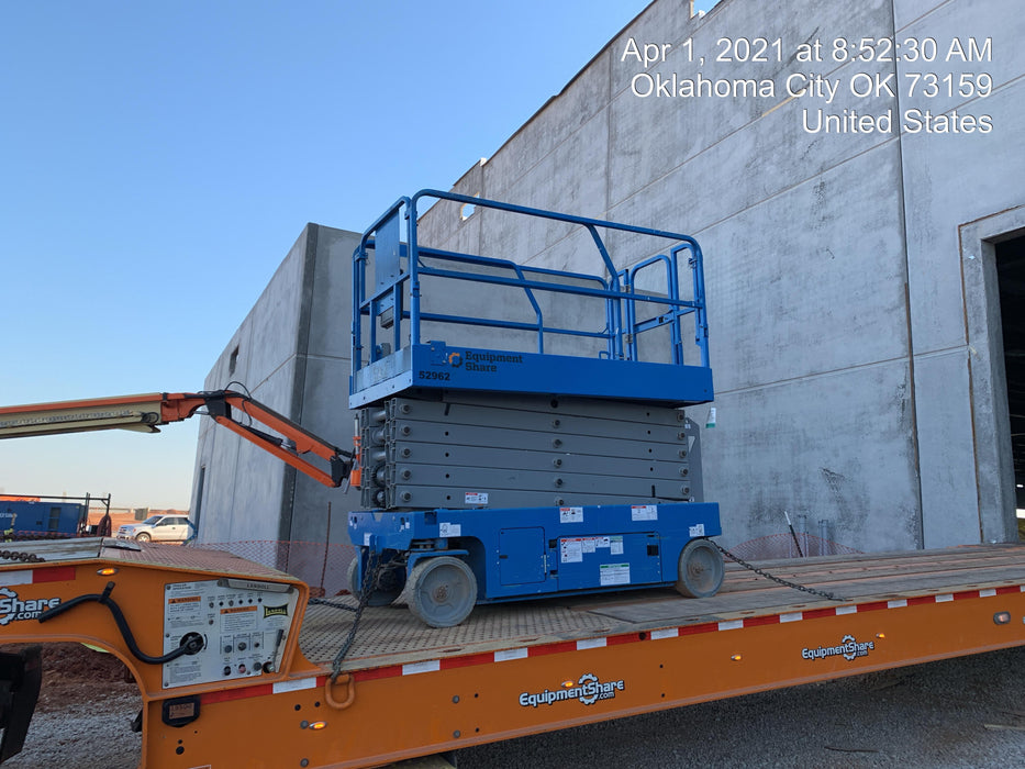 2019 Genie GS-4047 Folding rails with half height swing gate
