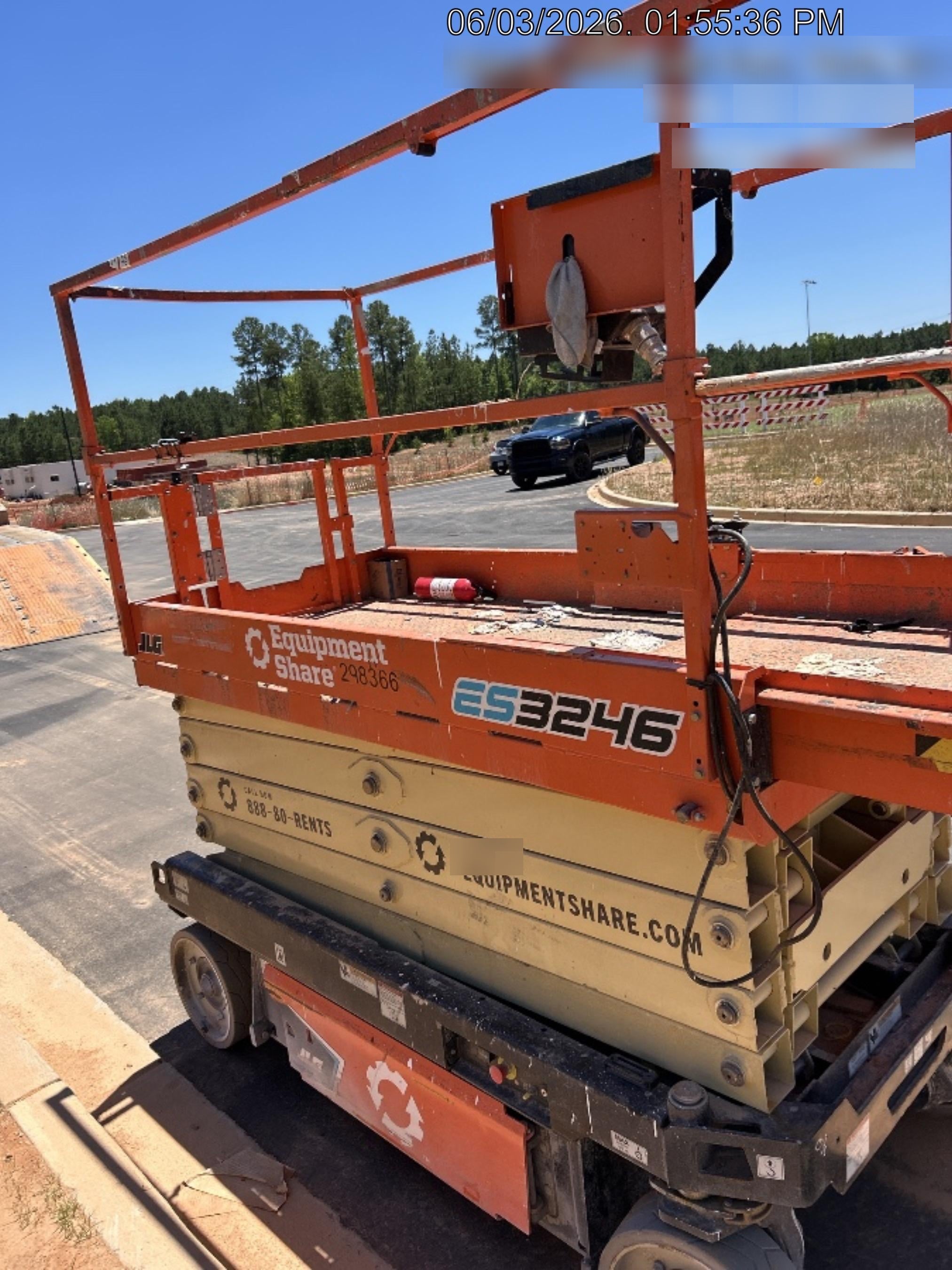 2023 JLG ES3246