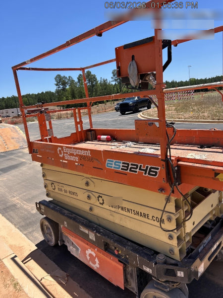 2023 JLG ES3246