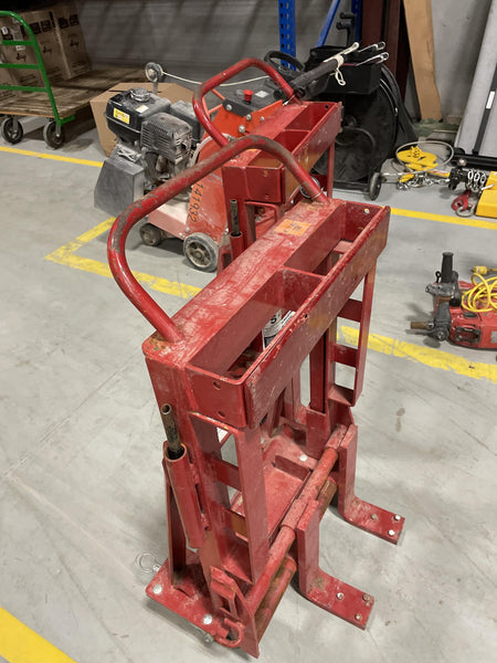 2022 ROL-A-LIFT M-6