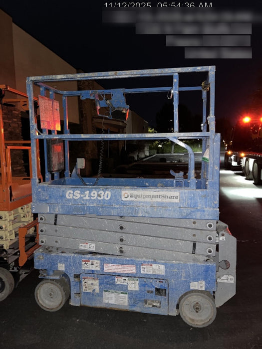 2020 Genie GS-1930 Solid Non Marking Tires, Beacon, Folding rails with half height swing gate, 800W Inverter