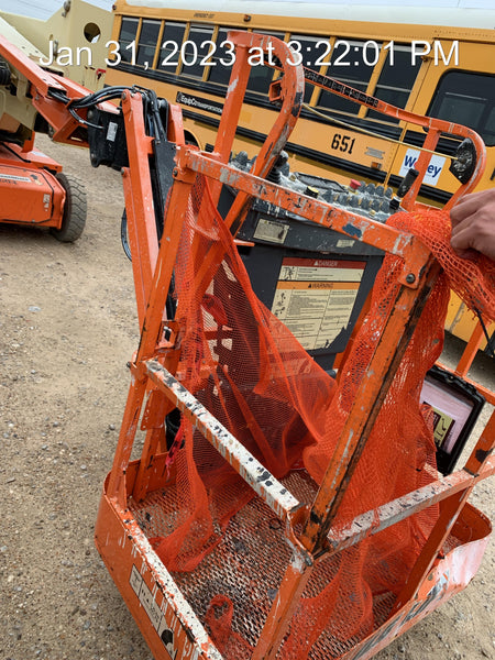 2019 JLG E400AJP