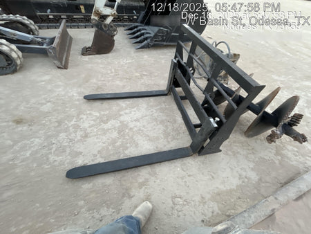 2025 ARROW MATERIAL HANDLING 24" Pallet Fork Frame