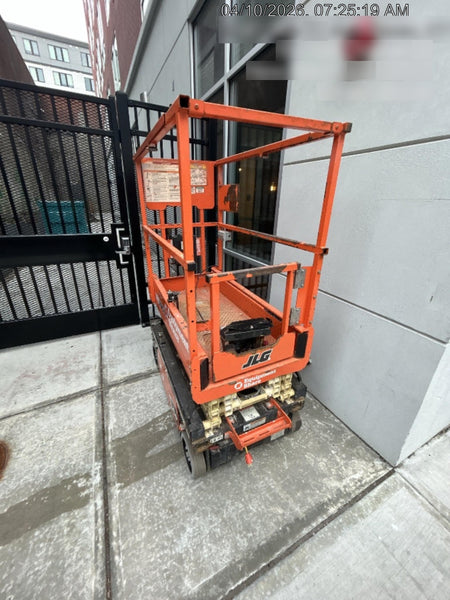 2022 JLG ES1330L