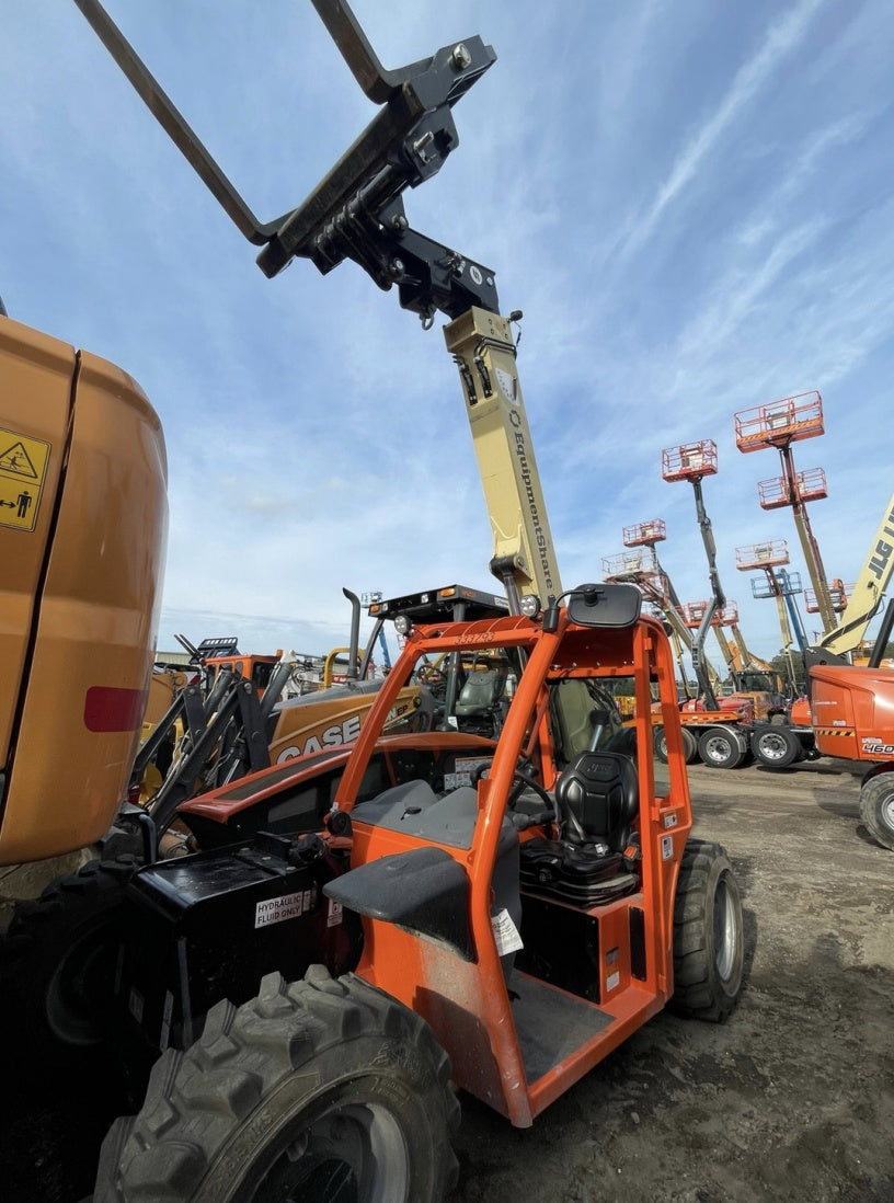 2023 JLG G5-18A