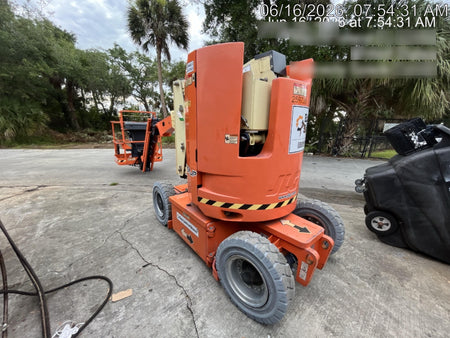 2022 JLG E300AJP