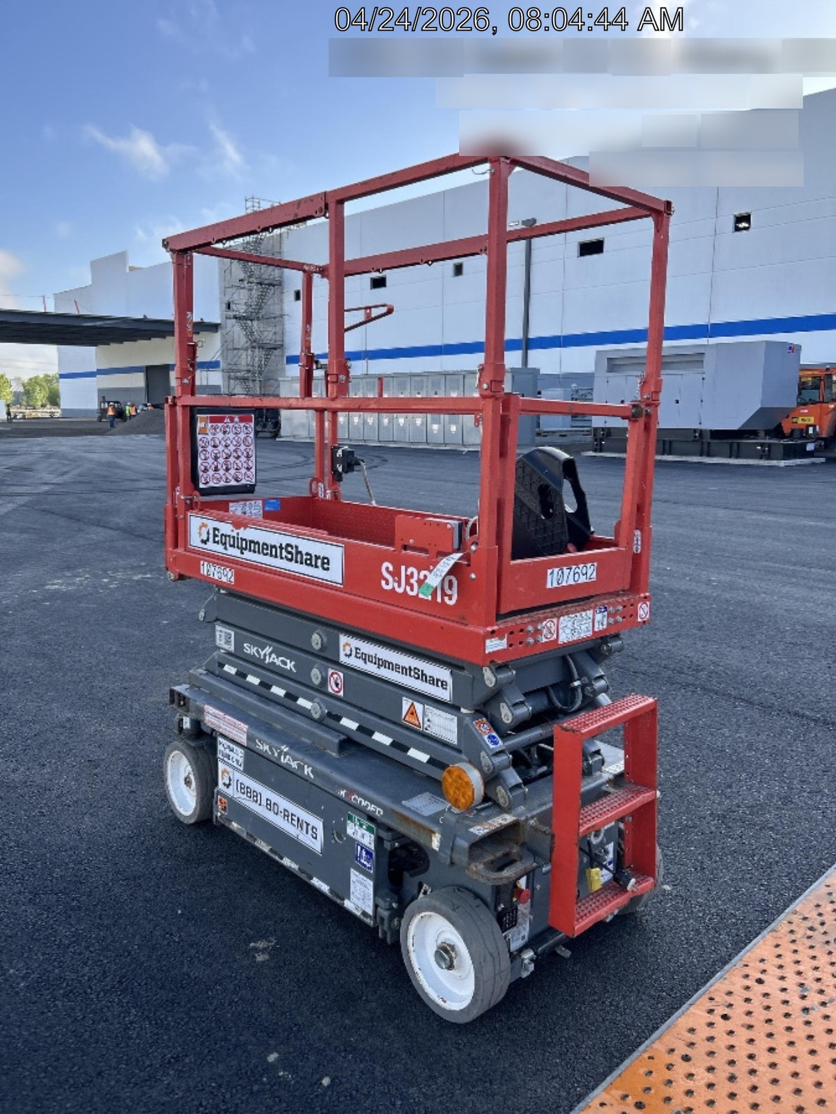 2020 Skyjack SJIII-3219 Solid NM Tires, Half height spring hinged entry gate, Dual Beacons, 800W Inverter