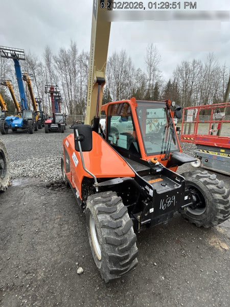 2025 JLG 519