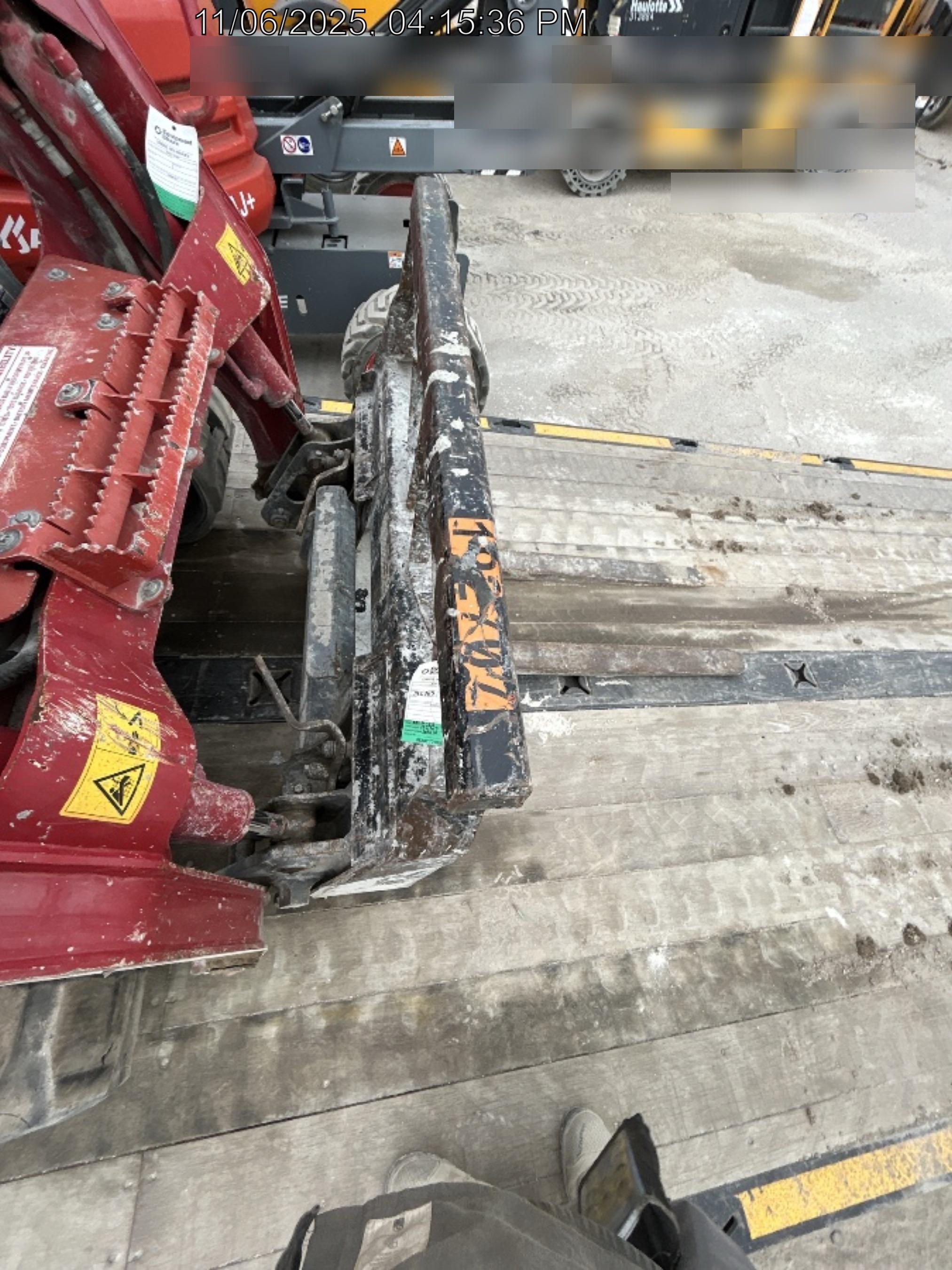 2017 FLECO 24" Pallet Forks - Fleco