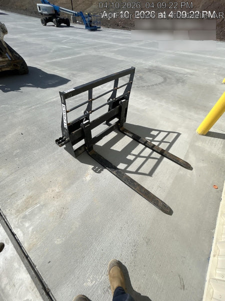 2025 ARROW MATERIAL HANDLING 48" Pallet Forks - Arrow
