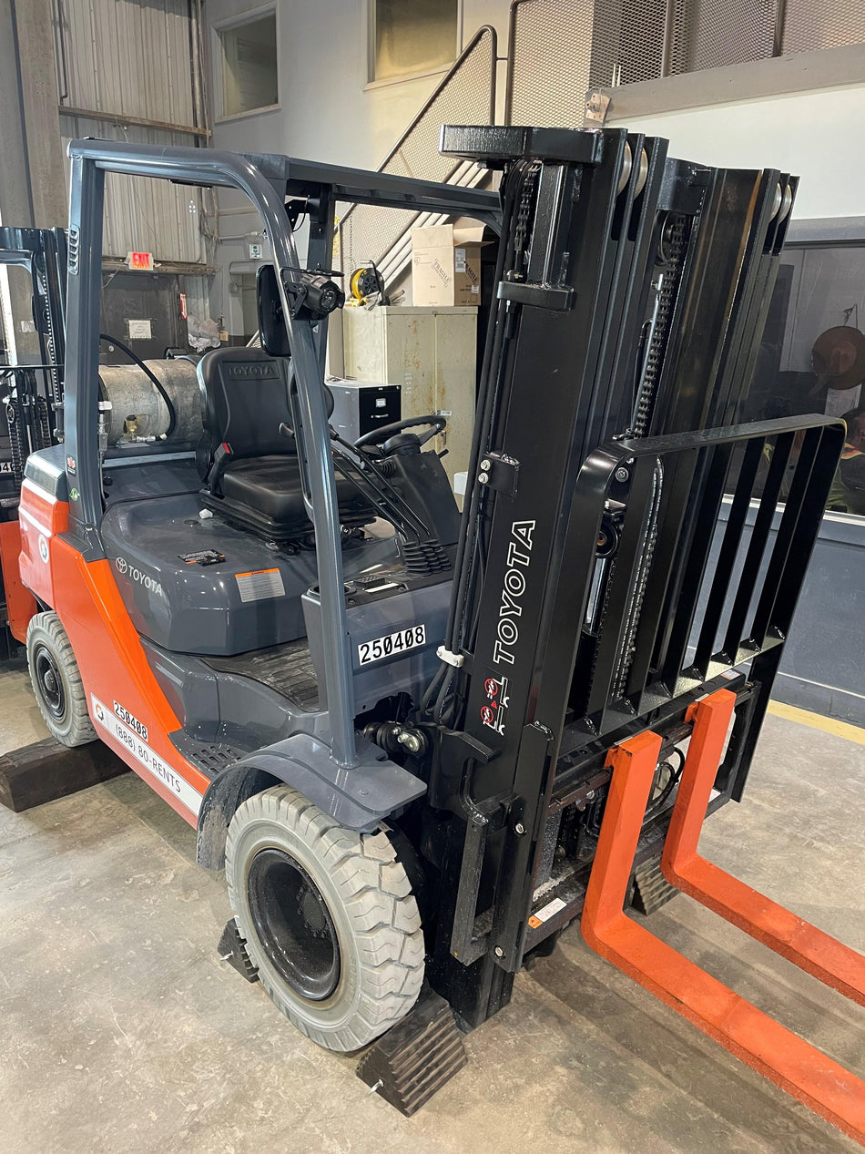 2022 TOYOTA 50-8FGU25