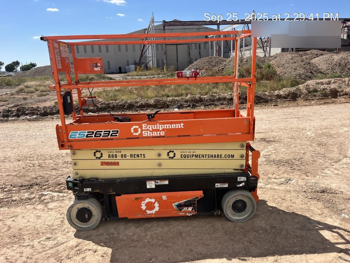 2023 JLG ES2632