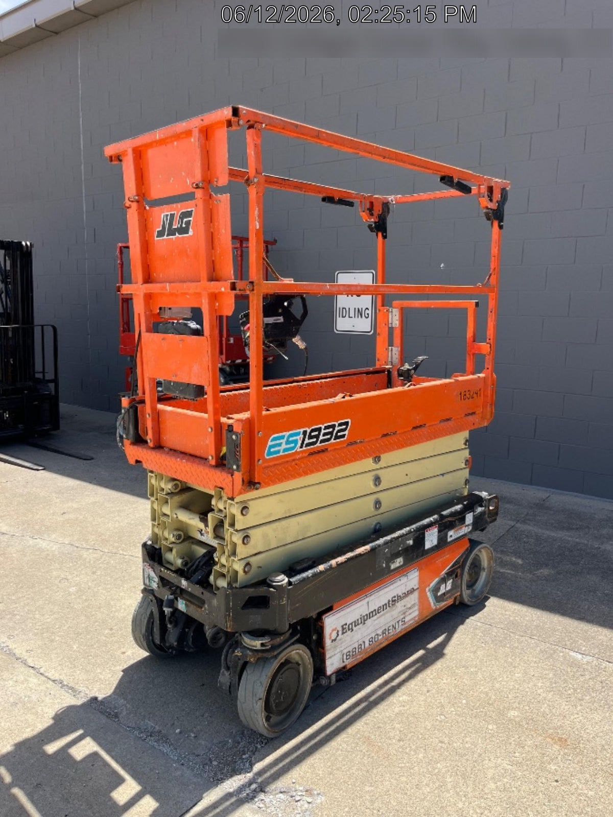 2021 JLG ES1932