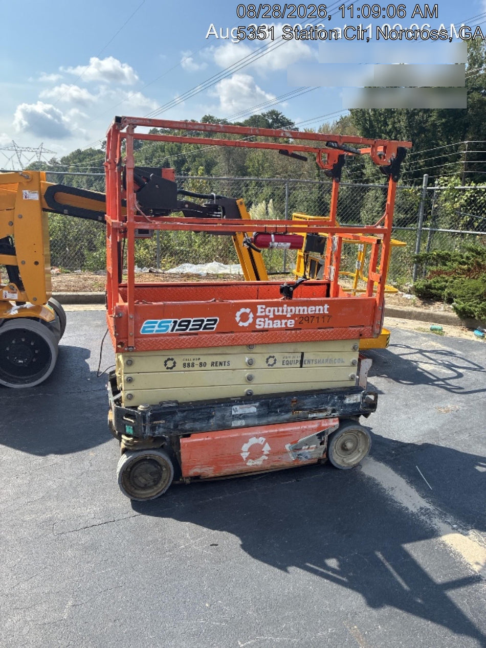 2023 JLG ES1932