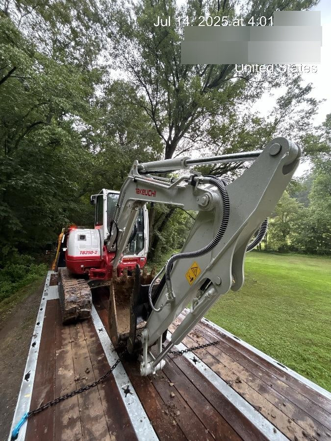 2025 TAKEUCHI 24" Bucket Takeuchi
