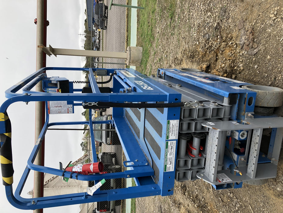 2019 Genie GS-1930 Fixed Rails with Chain Entry