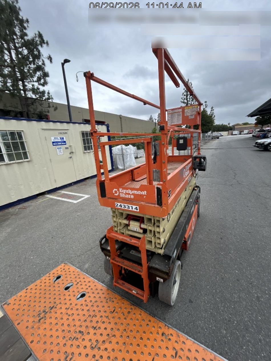 2022 JLG ES2632