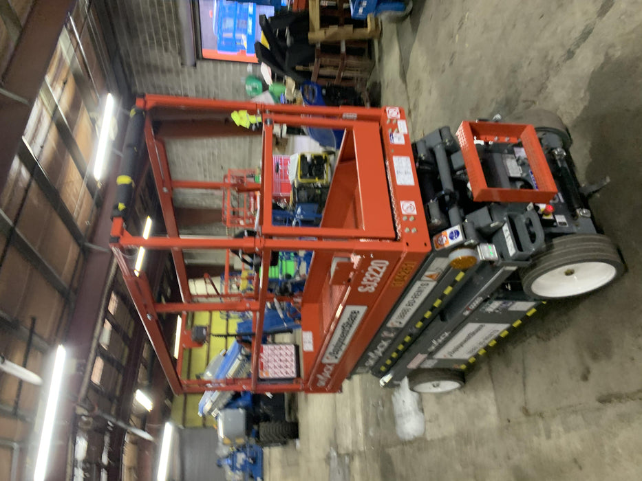 2020 Skyjack SJIII-3220 Solid NM Tires, Half height spring hinged entry gate, Dual Beacons, 6' Powered Extension Deck