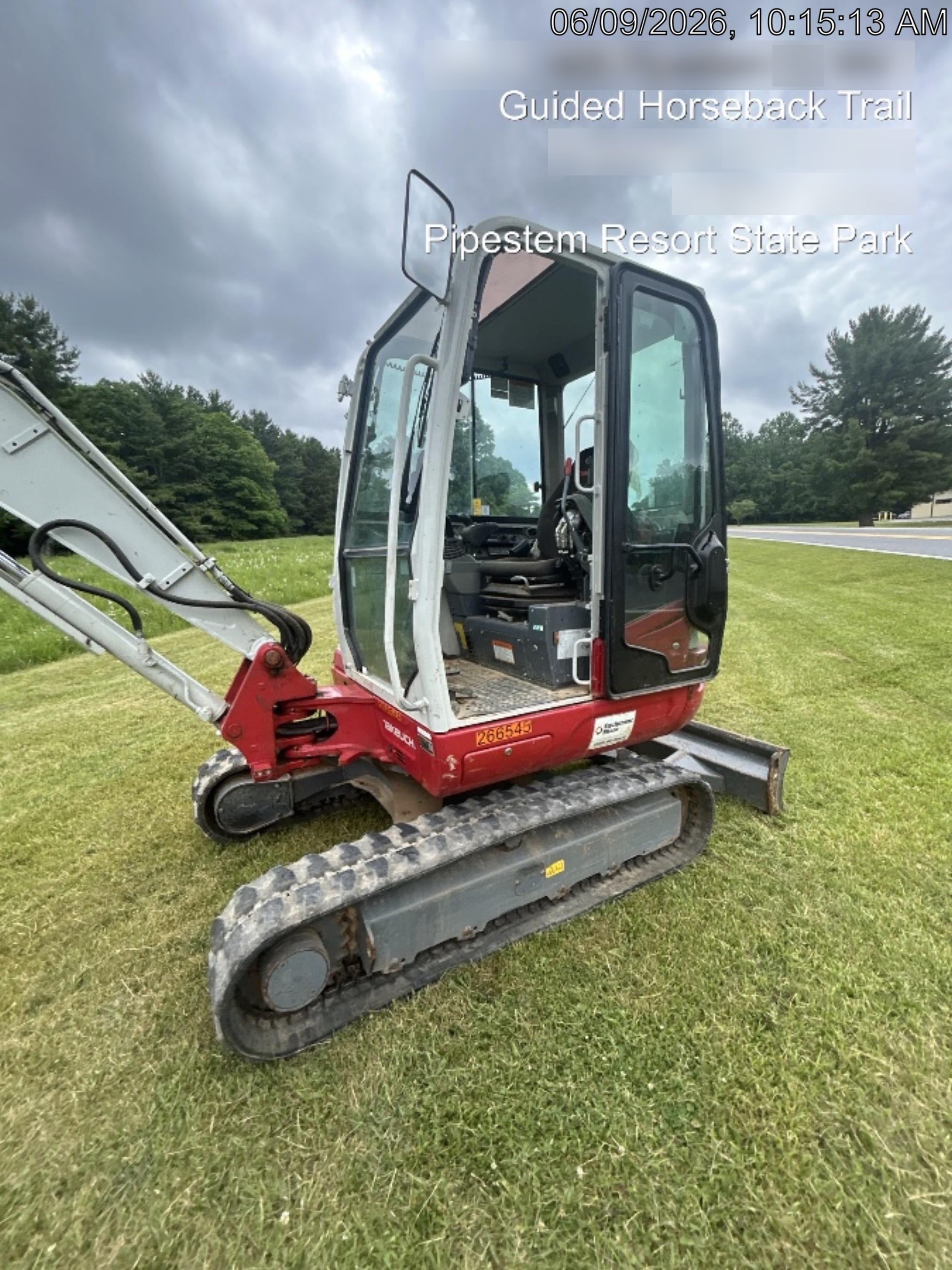 2022 TAKEUCHI TB235-2CR