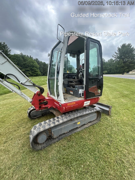2022 TAKEUCHI TB235-2CR