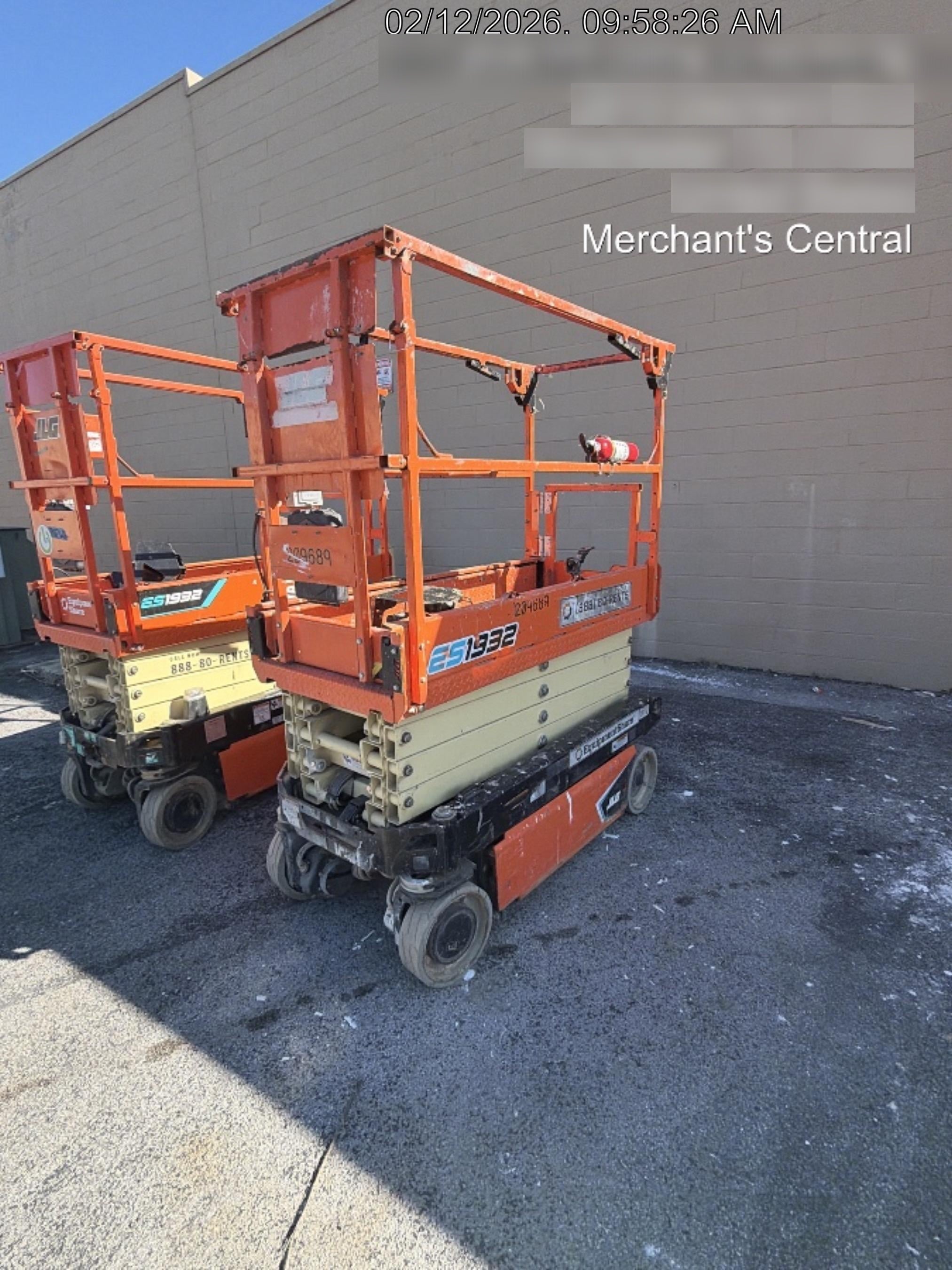 2022 JLG ES1932