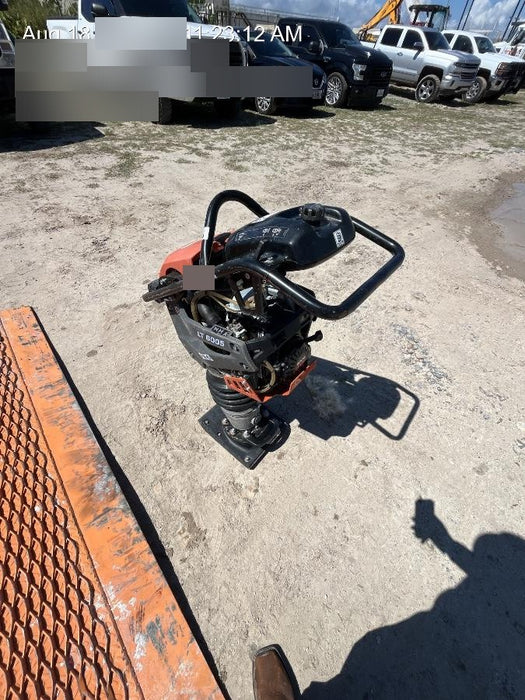 2025 HUSQVARNA LT6005