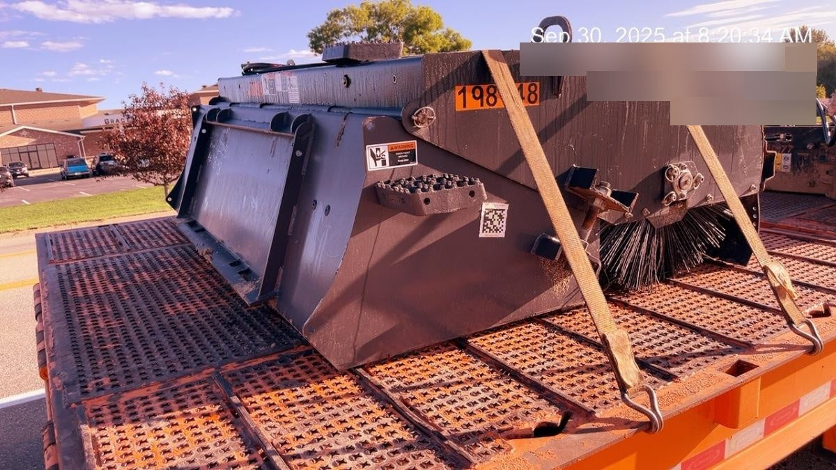 2021 PALADIN Sweepster SB72