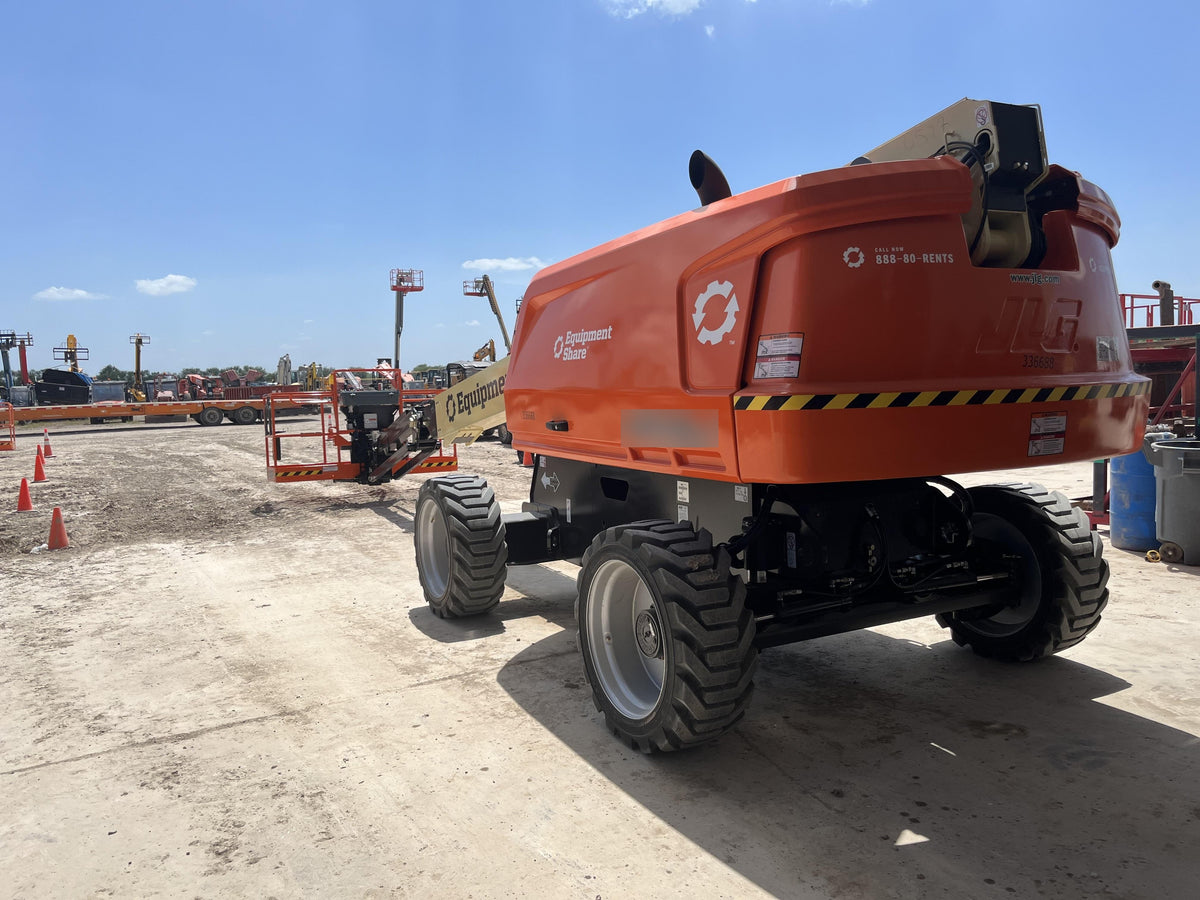 2023 JLG 660SJ