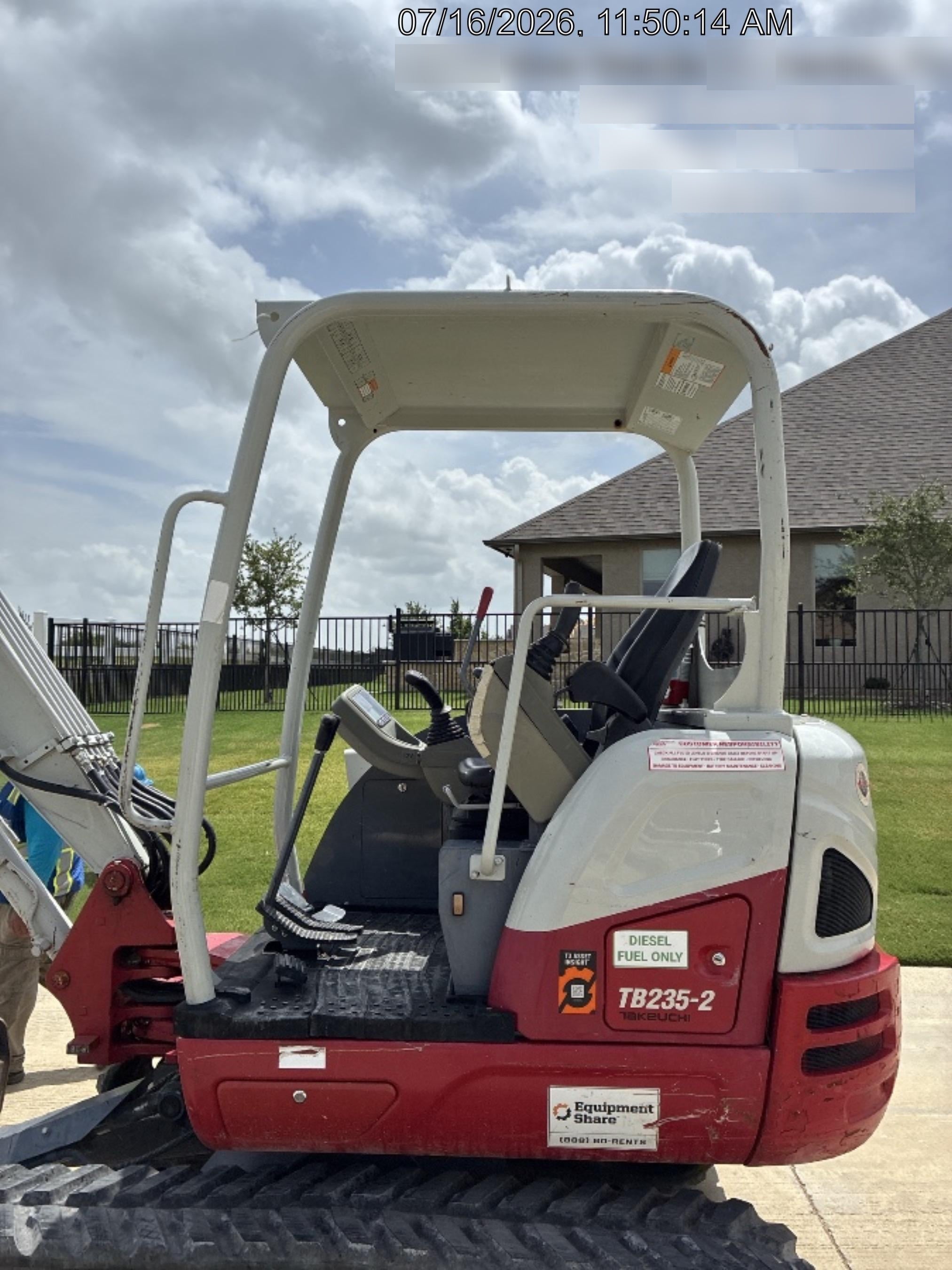 2021 TAKEUCHI TB235-2R